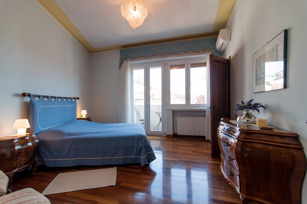 Elegant apartment canal view