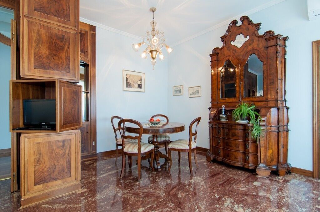 Elegant apartment canal view