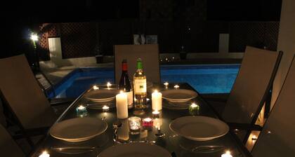 Lovely 3 Bedroom Villa with Private Pool very close to the heart of Coral Bay