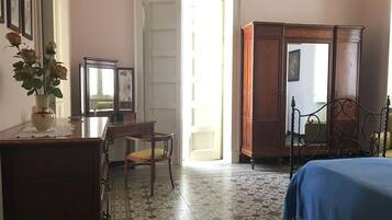 5 Schlafzimmer, Bügeleisen/Bügelbrett, WLAN, Bettwäsche