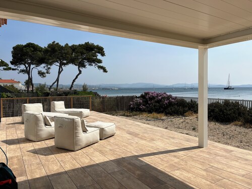 Haus am Wasser mit direktem Zugang zum Strand