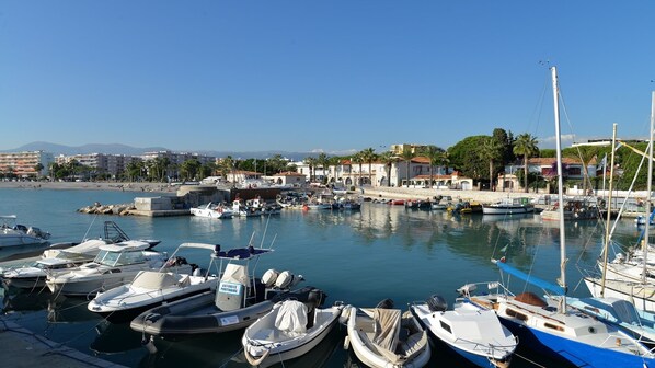 Marina - Standing VILLA 800 m from the sea, air-conditioned with heated swimming pool (Cagnes-Sur-Mer)