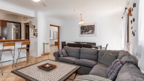 Smart TV, DVD player