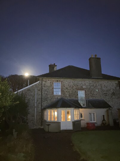 Detached Period Home-Former Rectory, Views Of Bristol Channel/Gower & Caldy