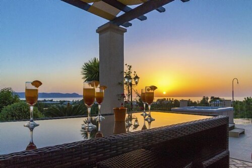 Villa Leni - Luxurious 4 Bed, 3 Bath Villa with Private Heated Pool*, Hot Tub* & Stunning Views