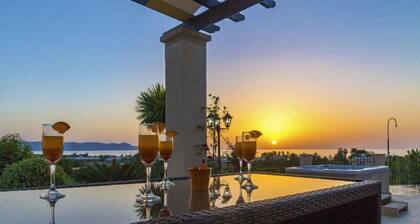 Villa Leni - Luxurious 4 Bed, 3 Bath Villa with Private Heated Pool*, Hot Tub* & Stunning Views