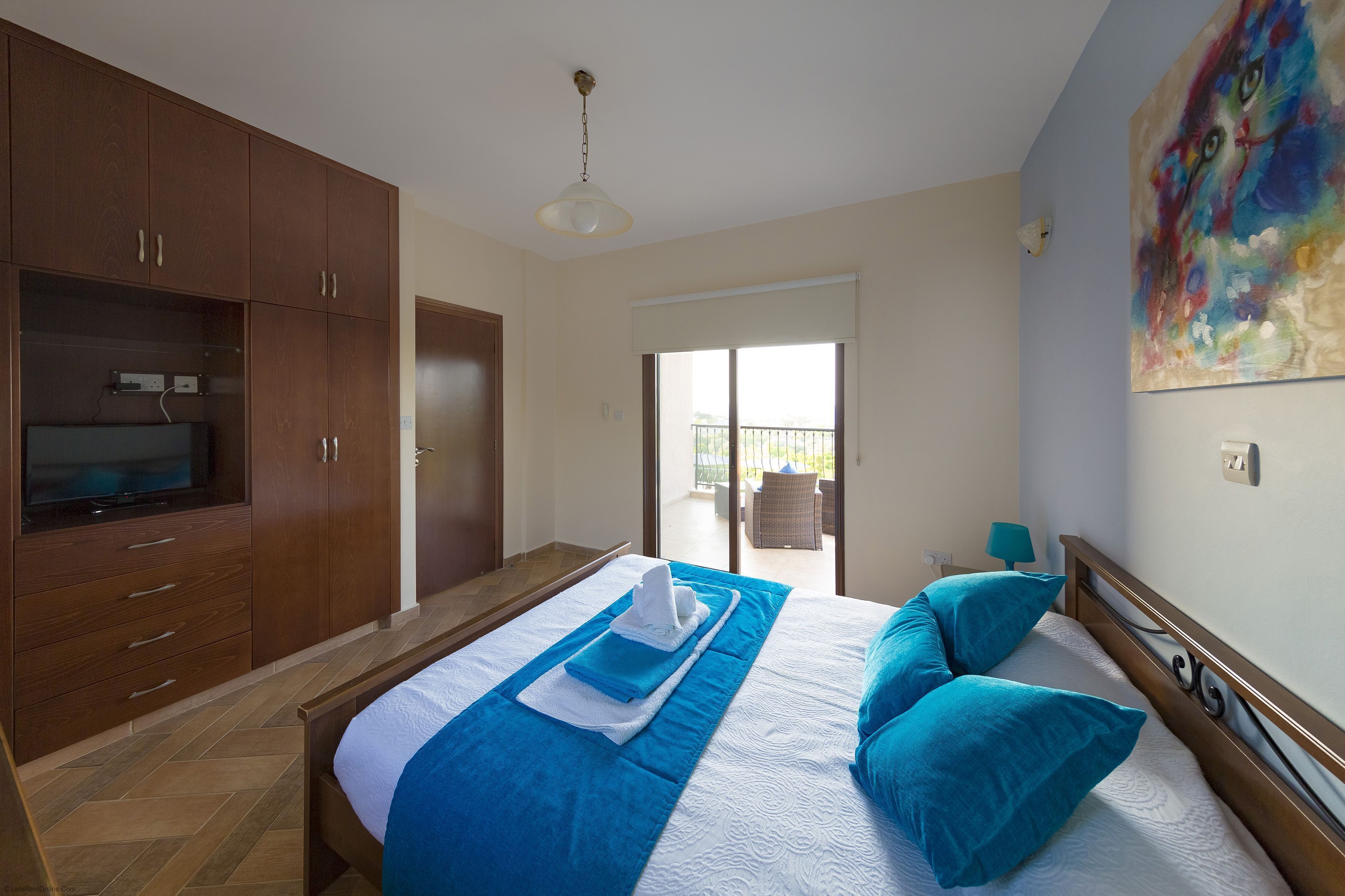 4 dormitorios, tabla de planchar con plancha, Internet y ropa de cama