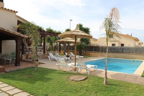 Pool - CASA ESTHER, Ideal house for your holidays near the sea, free wifi, optional air conditioning, private pool, pets allowed, dog’s beach. (Deltebre)