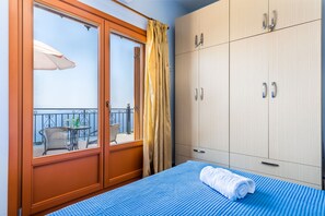 3 soverom, safe på rommet, strykejern/-brett og reiseseng for barn