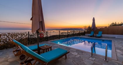 Villa DISI yksityisellä uima-altaalla parhaaseen hintaan