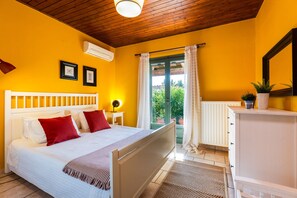 3 habitaciones, tabla de planchar con plancha, internet y ropa de cama 