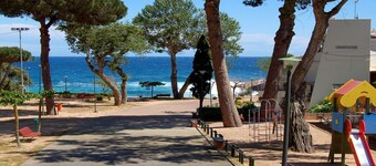 Appartement met uitzicht op zee en gemakkelijke toegang te voet, in privé urbanisatie