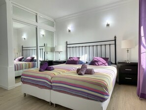 3 chambres, fer et planche à repasser, Wi-Fi gratuit, draps fournis