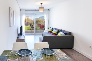 TV - HAPPY  - Apartment with shared pool in Oliva Nova. (Oliva)