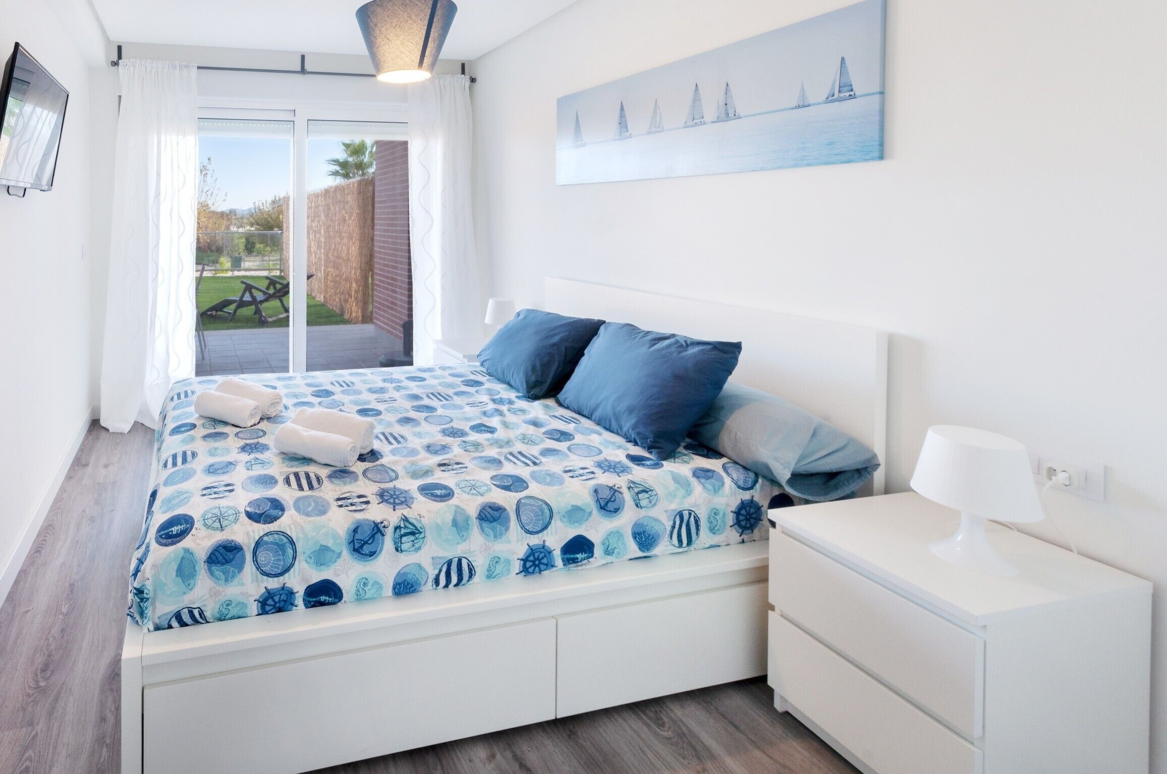 1 slaapkamer, een strijkplank/strijkijzer, gratis wifi, beddengoed