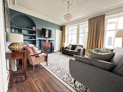 2 Mins Walk from Edinburgh's Best Beach!