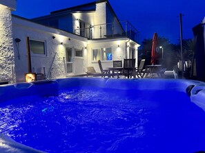 Bain à remous extérieur