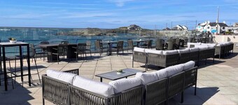 Trearddur BayLarge House 14 posti letto con connessione Wi-Fi gratuita, sala giochi, vicino alla spiaggia