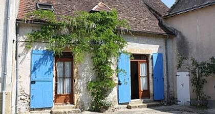 Spacious Child Friendly 3 Bed House With Large Garden In Charming Village.