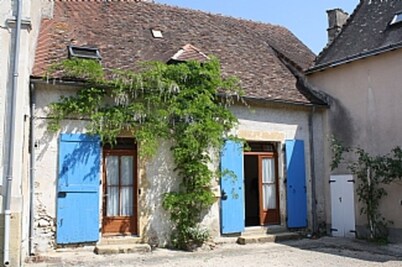 Spacious Child Friendly 3 Bed House With Large Garden In Charming Village.