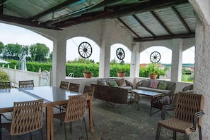 Outdoor dining - VILLA GIO' great pool,between Venice, Dolomites and Prosecco Hills, 12/14 people (Cappella Maggiore)
