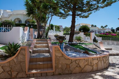 Luxury Villa, Private Swimming Pool, magnificent Sea Views With Walking Dist