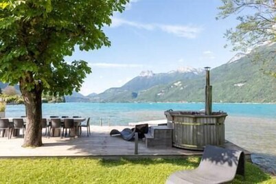 Lakehouse Annecy - Nine Bedroom Villa, Sleeps 15