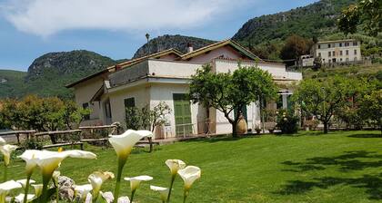 Villa "LA GARITTA" Two steps from the magical village