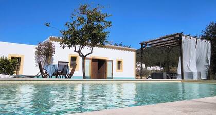 Typisches Haus, ideal für Familien und Paare in Strandnähe.