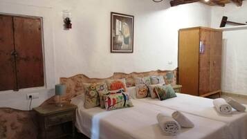 2 Schlafzimmer, Schreibtisch, Bügeleisen/Bügelbrett, kostenloses WLAN