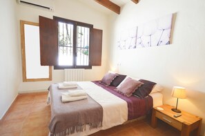 3 bedrooms, iron/ironing board, travel crib, WiFi - Detached Villa with Private Pool and Garden (Teulada)