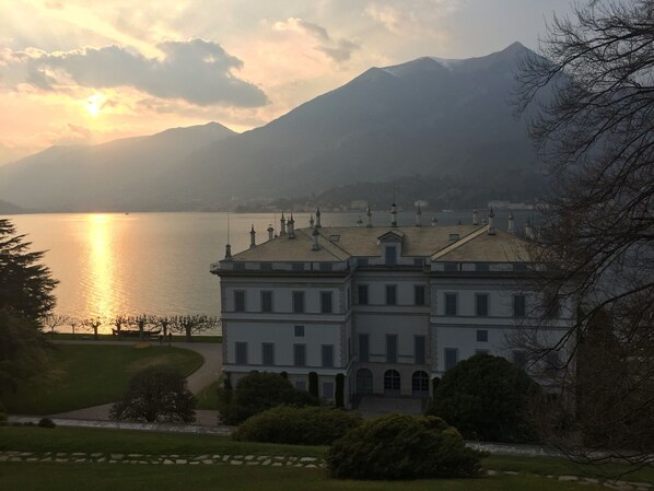 Exterior - BELLAGIO NEAR THE LAKE, A STYLISH APARTMENT, GARDEN, PARKING RELAXING POSITION (Bellagio)