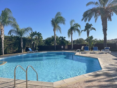 Beautiful 2 bedroom apartment with attractive views 