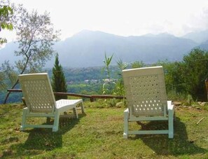 Property grounds - Prestigious Self Catering Holiday Villa For Rent in Barga, Lucca, Firenze, (Barga)