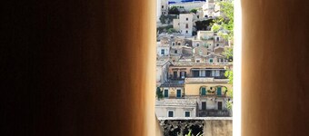 Vico Muccio. Hus i lys periode, med en fantastisk utsikt over barokken i Modica