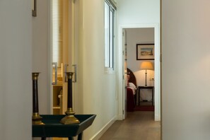 3 chambres, fer et planche à repasser, Wi-Fi, draps fournis