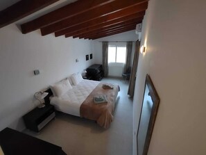 3 bedrooms, desk, iron/ironing board, travel cot - Villa in Moraira with 10 x 5 m private pool on level plot with large terrace. (Teulada)