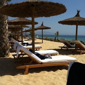 Beach nearby, sun-loungers, beach towels - Luxurious Interior Designed Holiday Home 800m from a Magnificent Blue Flag beach (Casares)