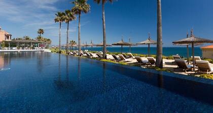 Luxurious Interior Designed Holiday Home 800m from a Magnificent Blue Flag beach