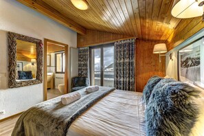 4 chambres, fer et planche à repasser, Wi-Fi, draps fournis