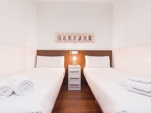 2 bedrooms, in-room safe, iron/ironing board, free WiFi