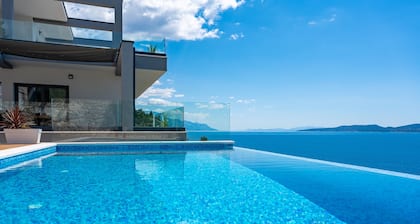 VILLA HRID Luxuriöse Strandvilla, Infinity-Pool mit Massage und Whirlpool
