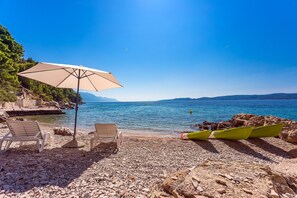 Beach nearby, sun-loungers - Luxury beachfront VILLA HRID, with Jacuzzi, heated infinity pool with massage (Mimice)