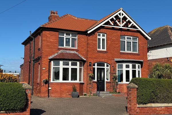 Seamoor House from the road with parking for 4/5 cars on the forecourt.