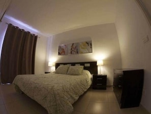 3 slaapkamers, een kluis op de kamer, een strijkplank/strijkijzer, wifi