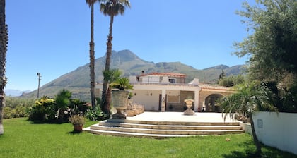 Villa Consiglio - Espléndida villa con piscina privada en el corazón del Mediterráneo.