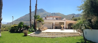 Villa Consiglio - Fantastisk villa med privat pool i hjärtat av Medelhavet