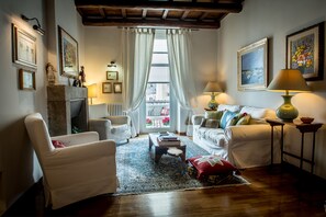 TV, DVD player, books, offices