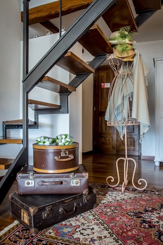 Medieval Mansion,opposite the Castle,between lake, sea, Rome, Umbria and Tuscany