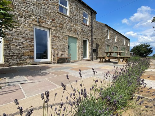Large Stone Cottage In Mature South Facing Garden Enjoying Stunning Views